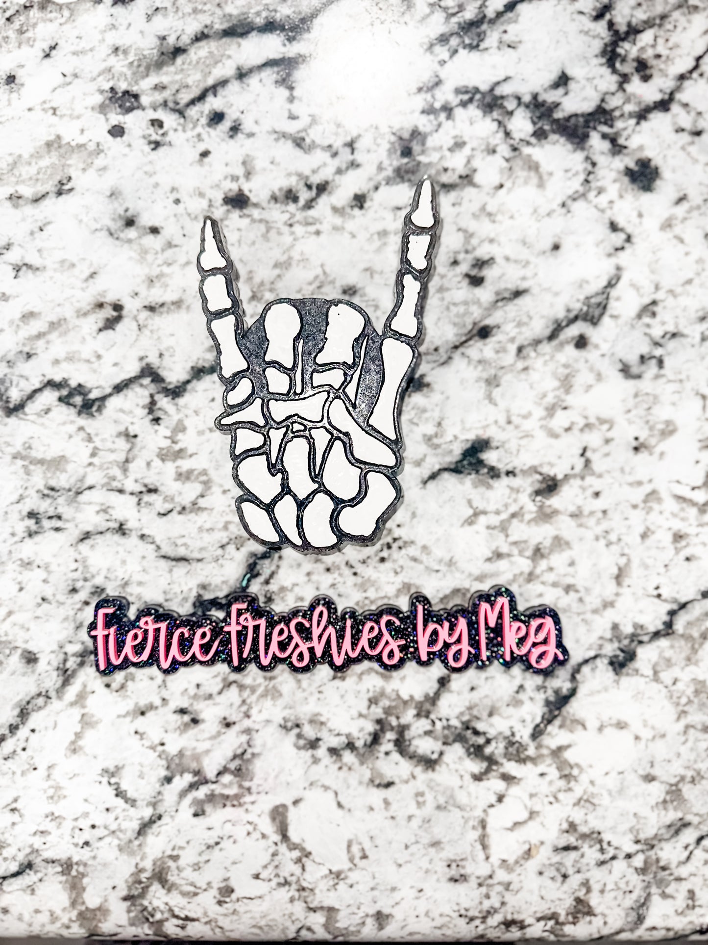 Skull Hand